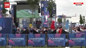 VIDEO: Suporter Man City dan Inter Adu Yel-yel di Festival Champions