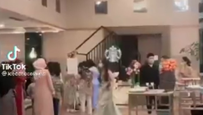 Viral di TikTok, Ternyata Segini Harga Katering Starbucks dan Sushi Tei untuk Nikahan!