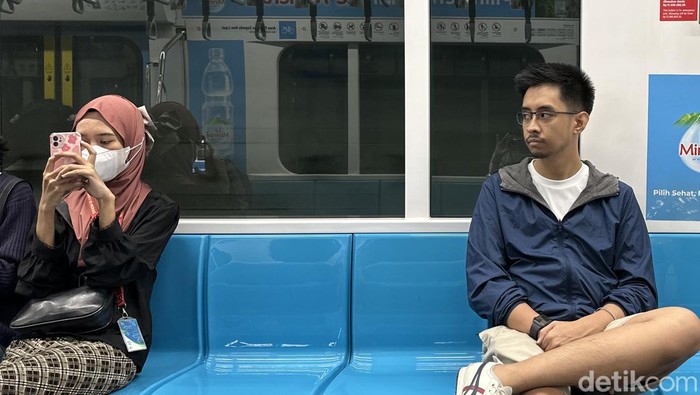 Perlu Dipahami, Ini Aturan Terbaru Pemakaian Masker di KRL, MRT, dan Transjakarta
