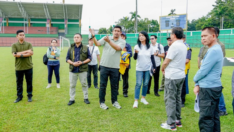Wali Kota Medan, Bobby Nasution, melakukan peninjauan di Stadion Teladan bersama Dirjen Cipta Karya Kementerian Pekerjaan Umum dan Perumahan Rakyat (PUPR)
