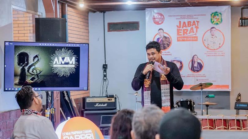 Wali Kota Medan, Bobby Nasution, menyatakan mendukung kreativitas bermusik di Medan dengan menyediakan tempat seperti Lapangan Merdeka dan Gedung Warenhuis