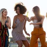 4 Alasan Mengapa Libra Cocok Jadi Teman yang Baik