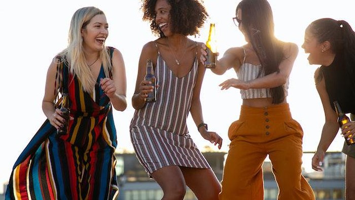 4 Alasan Mengapa Libra Cocok Jadi Teman yang Baik