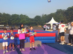 Keseruan Peserta Cilik Ikut Lomba Lari di Lazada Run 2023