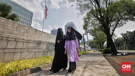 FOTO: Trotoar Depan Kedubes AS Milik Warga Jakarta