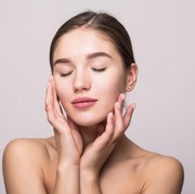 Selain Skincare, Kebiasaan Ini Juga Efektif Membuat Kulitmu Glowing