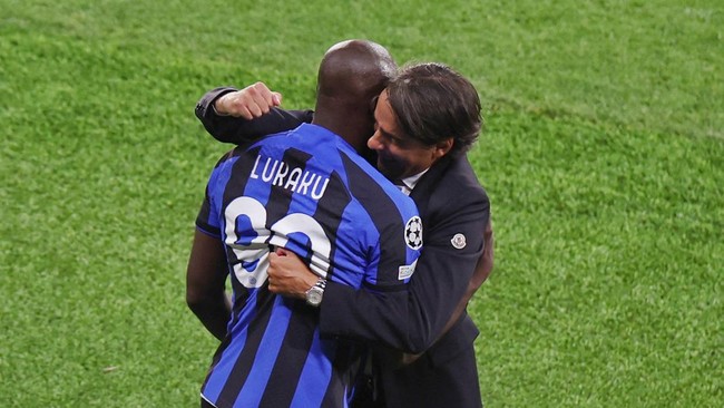 Malang nian nasib Romelu Lukaku di Liga Italia. Setelah dicap pengkhianat di Inter Milan, striker Belgia itu juga ditolak suporter Juventus.