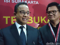 Anies Baswedan Jadi Penguji Mahasiswa Doktor Difabel di ISI Solo