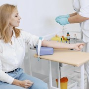 Penting Lakukan 5 Tips Ini Setelah Donor Darah, Agar Tubuh Tidak Lemas!
