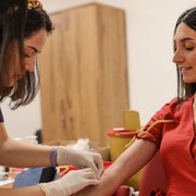 Selain Membantu Hidup Seseorang, Ternyata Ini 4 Manfaat Hebat dari Donor Darah yang Perlu Kamu Tahu!