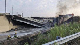 FOTO: Jalan Layang 'Paling Sibuk' di Philadelphia AS Ambruk Tiba-tiba