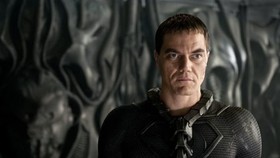 'Jenderal Zod' Tidak Puas Main di The Flash: Bak Action Figure