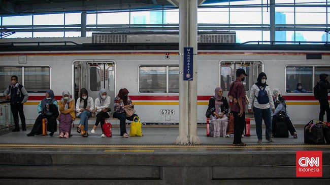 KAI Commuter mencatat 2.797.230 penumpang naik kereta rel listrik (KRL) pada libur dan cuti bersama Natal 2023 (23-26 Desember 2023).