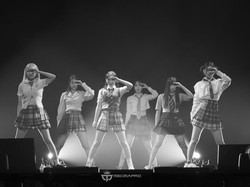 Lirik Lagu Run For Roses - NMIXX