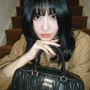 Siap Memberikan Warna Baru, Momo TWICE Terpilih sebagai Brand Ambassador Miu Miu Jepang