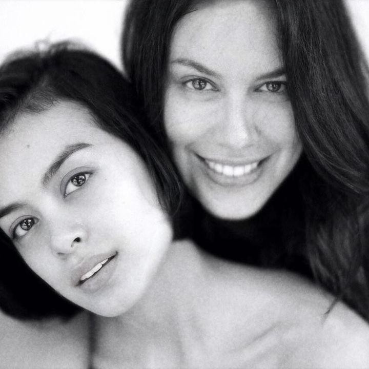 <p>Sophia dikenal sebagai salah satu artis yang memiliki hubungan dekat dengan anak perempuannya yang satu itu, Bunda. (Foto: Instagram@evacelia)</p>