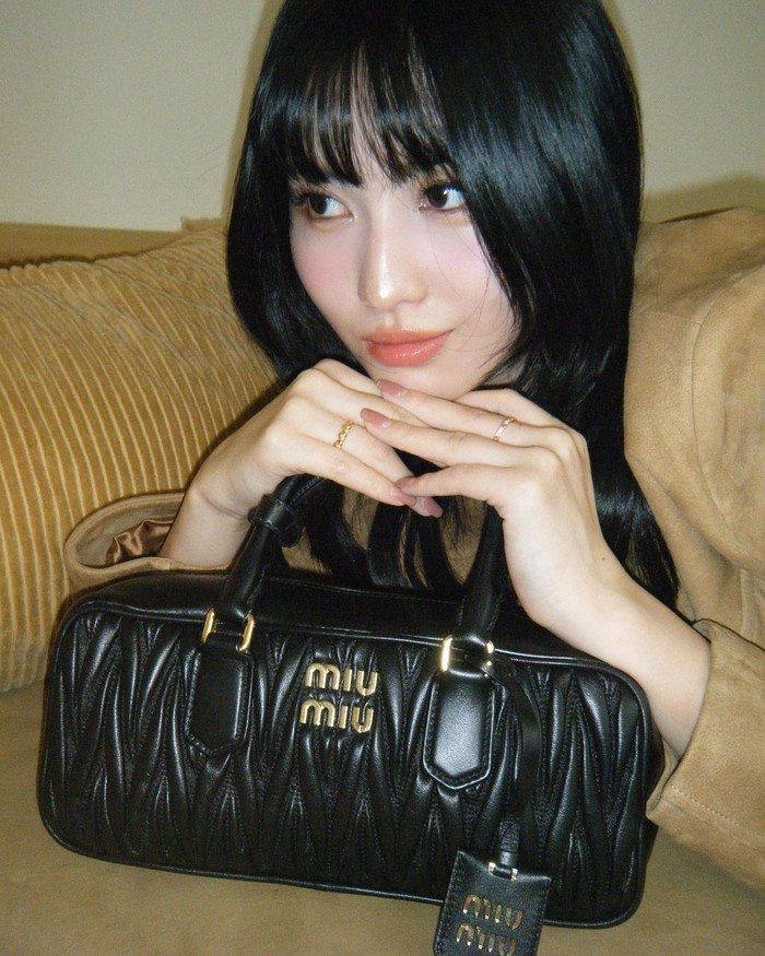 Terpilihnya Momo sebagai brand ambassador diharapkan dapat memberikan dampak yang lebih besar terhadap perkembangan fashion mengingat luasnya popularitas di Jepang dan juga aura mewahnya yang merepresentasikan produk./ Foto: instagram.com/momo