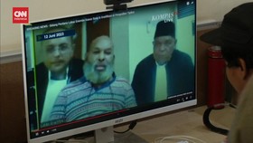 VIDEO: Sidang Daring Dihentikan, Lukas Enembe Minta Sidang Offline
