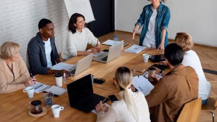 Punya Teman yang Malas Setiap Kerja Kelompok? Ini Cara Mengatasinya Tanpa Buat Dia Tersinggung