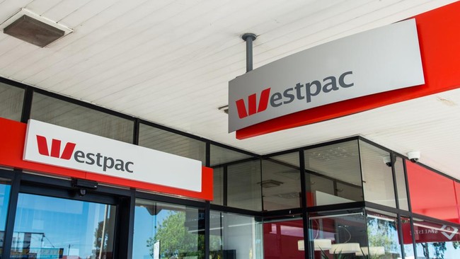 Bank tertua Australia Westpac akan melakukan pemutusan hubungan kerja (PHK) terhadap 300 karyawan divisi bisnis dan konsumer.
