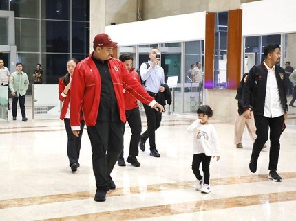 Bikin Gemas, Intip 5 Potret Anak Menpora Dito Ariotedjo Ikut Kerja Sang Ayah Raker di DPR