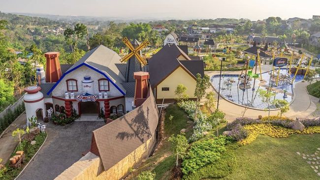 Cimory Prigen adalah salah satu tempat wisata populer di Kabupaten Pasuruan, Jawa Timur. Berikut wahana dan harga tiket masuknya.