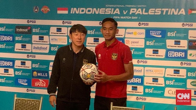 Pengamat sepak bola nasional Mohammad Kusnaeni menyampaikan dua kunci penyelesaian rebutan pemain antara klub dengan Timnas Indonesia U-23.