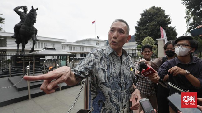 Ketua Umum Golkar Airlangga Hartarto mengatakan Jusuf Hamka sangat cocok untuk maju bersama Ketua Umum PSI tersebut di Pilgub Jakarta.
