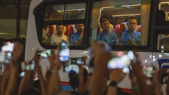 Di tengah kabar ketidakpastian ke Indonesia, Lionel Messi dan timnas Argentina disebut akan kembali membuat kehebohan di Jakarta.