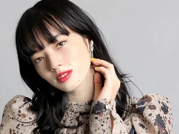 Tak hanya itu saja, Nana sendiri sudah menjadi House Ambassador untuk Chanel sejak 2015 lalu, di mana kala itu usianya masih 19 tahun, Beauties./ Foto: Rakuten Viki