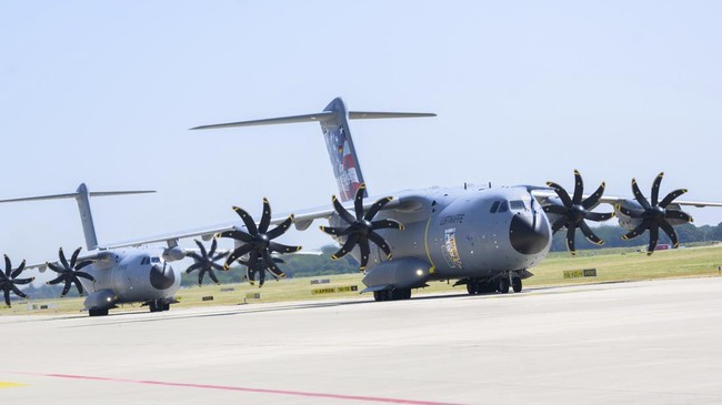 Kementerian Pertahanan telah menandatangani kontrak pembelian dua unit pesawat Airbus A400M pada akhir 2021.