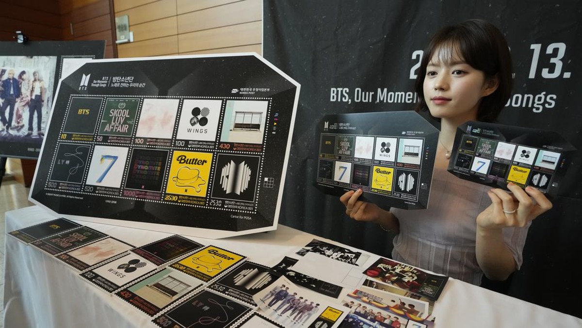 FOTO: Prangko Spesial Hari Jadi ke-10 BTS