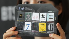 FOTO: Prangko Spesial Hari Jadi ke-10 BTS