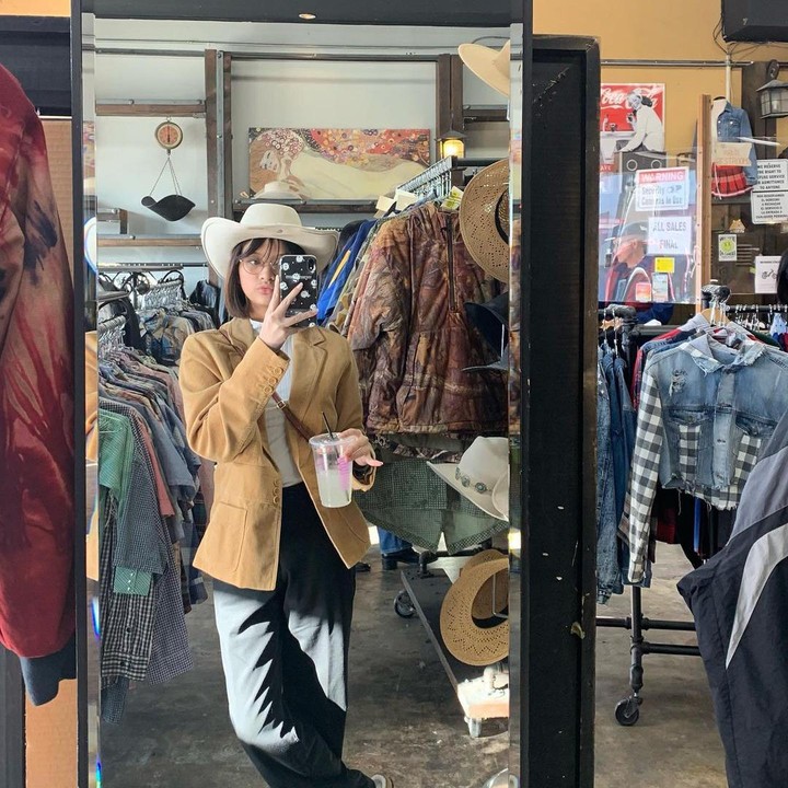 <p>Dilihat dari akun Instagram-nya, Khadeeja memiliki lebih dari 20 ribu pengikut. Khadeeja juga kerap membagikan potretnya pada akun tersebut. (Foto: Instagram: @khadeejaisha)</p>