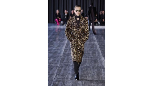 FOTO: Volume dan Gaya Ikonik YSL Menswear di Berlin