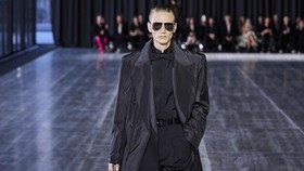 FOTO: Volume dan Gaya Ikonik YSL Menswear di Berlin