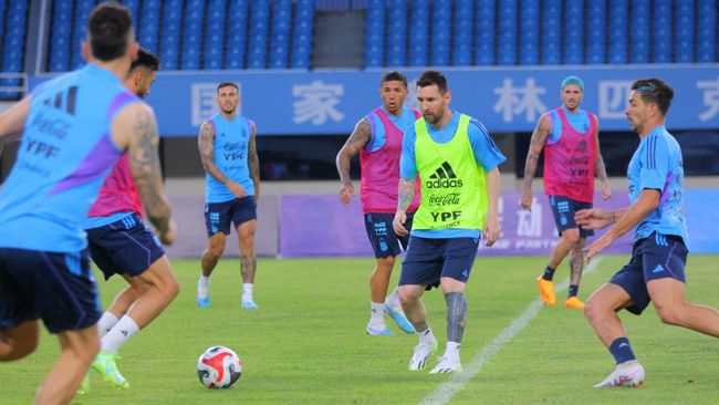 Garnacho 'Speechless' Latihan Bareng Messi di Beijing