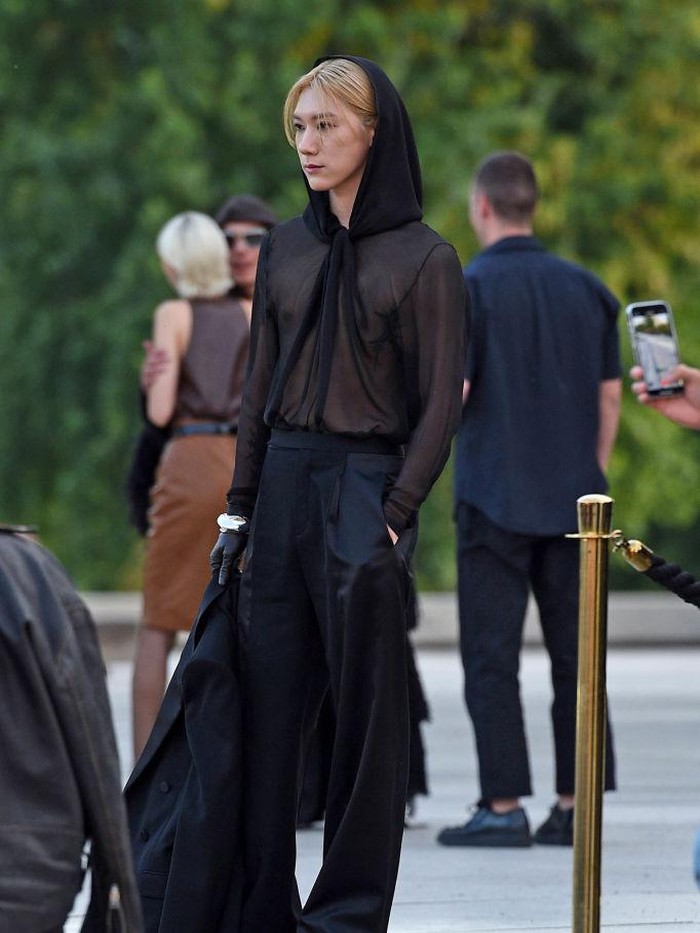 Sebelumnya, Ten juga sempat menghadiri Saint Laurent Fashion Show dalam rangkaian acara Paris Fashion Week pada Januari 2023 lalu, Beauties./ Foto: WireImage/Tristar Media