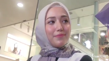 img-title Anak Disebut Tak Mirip Pasha Ungu, Adelia Pasha: Mereka Mirip Kakeknya