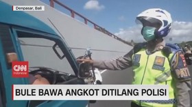 VIDEO: Bule Bawa Angkot Ditilang Polisi