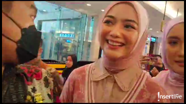 img-title Ekspresi Citra Kirana Usai Rezky Aditya Ditetapkan Ayah Biologis Anak Wenny