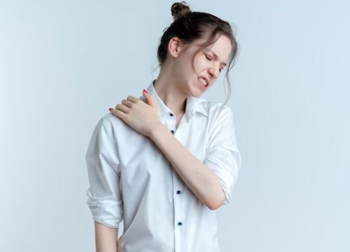 Gejala asam urat/ foto: Freepik/ Stockking