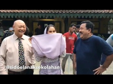 Penuh Kenangan, 7 Potret Koh Ahong bareng Pemain'Si Doel Anak Sekolahan'