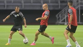 FOTO: Timnas Indonesia vs Palestina Siap Tempur di GBT