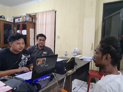 Motif Pria Lubuklinggau Robek-Buang Al Quran ke Westafel