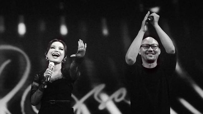 Profil Yoyo Padi, Mantan Suami Rossa