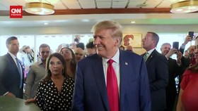 VIDEO: Senyum Trump usai Mengaku Tak Bersalah di Sidang Dakwaan
