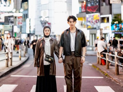 7 Potret Dinda Hauw & Rey Mbayang Liburan di Jepang Pakai Couple Outfit, Bisa Jadi Inspirasi Bun