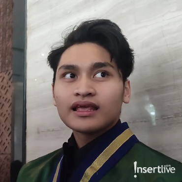 Berada di Tanah Suci, Arie Untung dan Fenita Arie Tak Hadiri Wisuda Putra Sulung