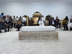 Maruf Amin Ziarah ke Makam Imam Bukhari di Uzbekistan